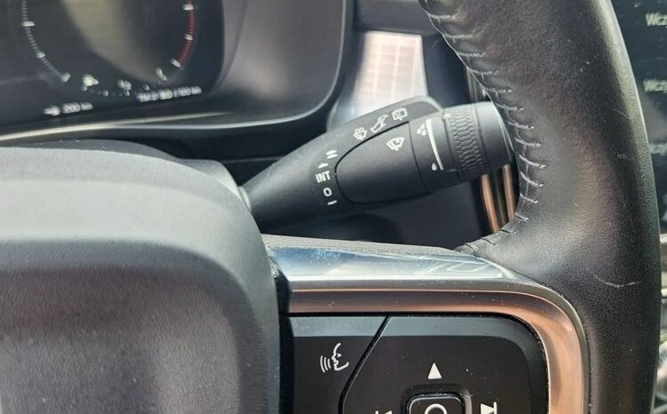 VOLVO XC 40 | FWD (przód) | Automatyczna | 149 KM | Czarny full