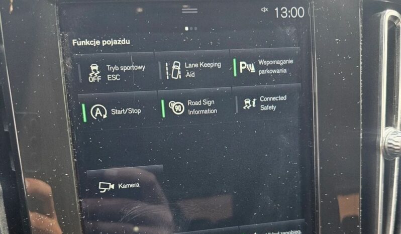 VOLVO XC 40 | FWD (przód) | Automatyczna | 149 KM | Czarny full