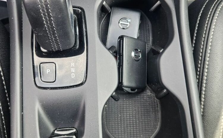 VOLVO XC 40 | FWD (przód) | Automatyczna | 149 KM | Czarny full