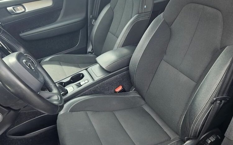 VOLVO XC 40 | FWD (przód) | Automatyczna | 149 KM | Czarny full