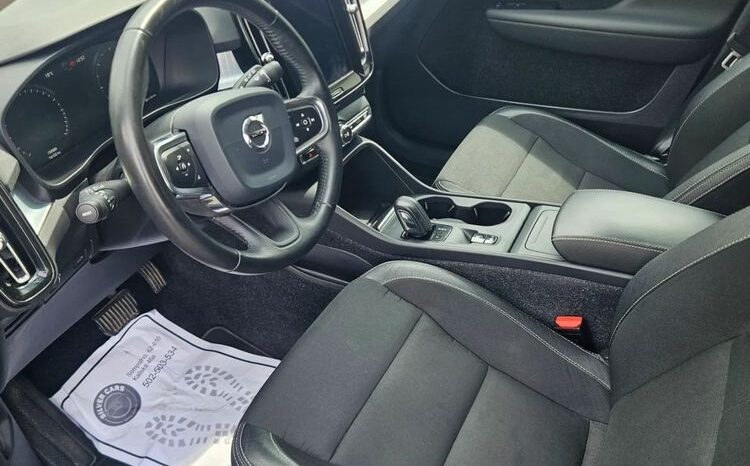 VOLVO XC 40 | FWD (przód) | Automatyczna | 149 KM | Czarny full