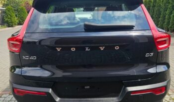VOLVO XC 40 | FWD (przód) | Automatyczna | 149 KM | Czarny full