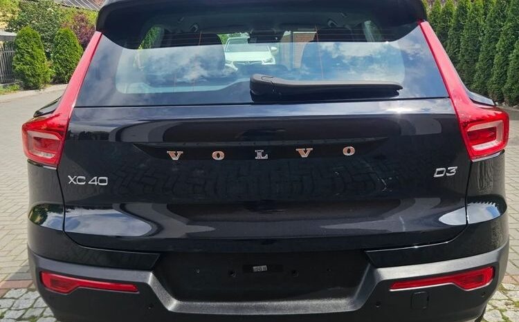 VOLVO XC 40 | FWD (przód) | Automatyczna | 149 KM | Czarny full