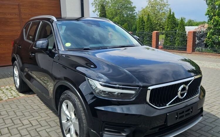 VOLVO XC 40 | FWD (przód) | Automatyczna | 149 KM | Czarny full