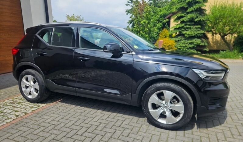 VOLVO XC 40 | FWD (przód) | Automatyczna | 149 KM | Czarny full