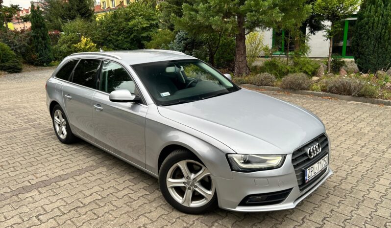 AUDI A4  | FWD (przód) | Automatyczna | 170 KM | Srebrny full