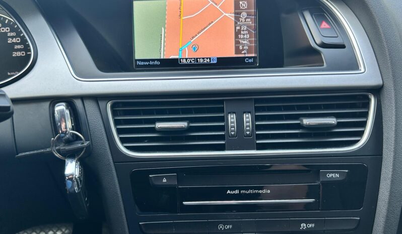 AUDI A4  | FWD (przód) | Automatyczna | 170 KM | Srebrny full