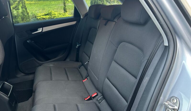 AUDI A4  | FWD (przód) | Automatyczna | 170 KM | Srebrny full