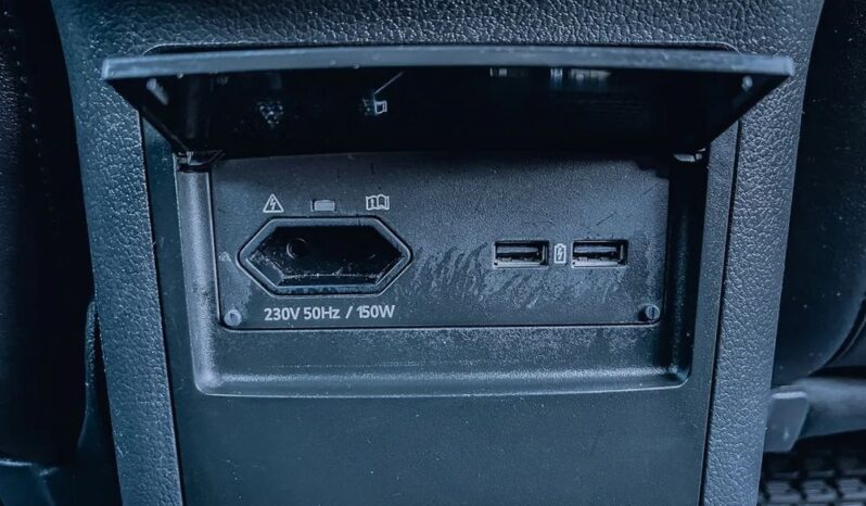 SKODA Superb  | FWD (przód) | Automatyczna | 150 KM | Czerwony full