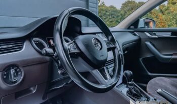 SKODA Octavia  | 4×4 (stały) | Automatyczna | 180 KM | Biały full