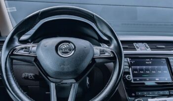 SKODA Octavia  | 4×4 (stały) | Automatyczna | 180 KM | Biały full