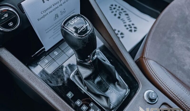 SKODA Octavia  | 4×4 (stały) | Automatyczna | 180 KM | Biały full