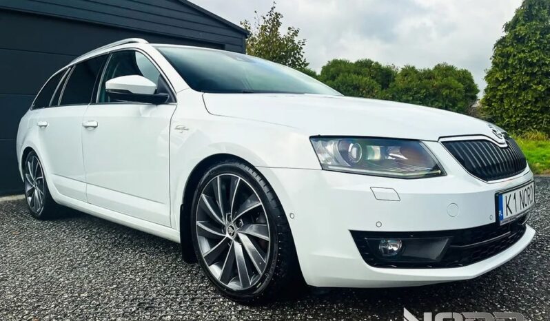SKODA Octavia  | 4×4 (stały) | Automatyczna | 180 KM | Biały full
