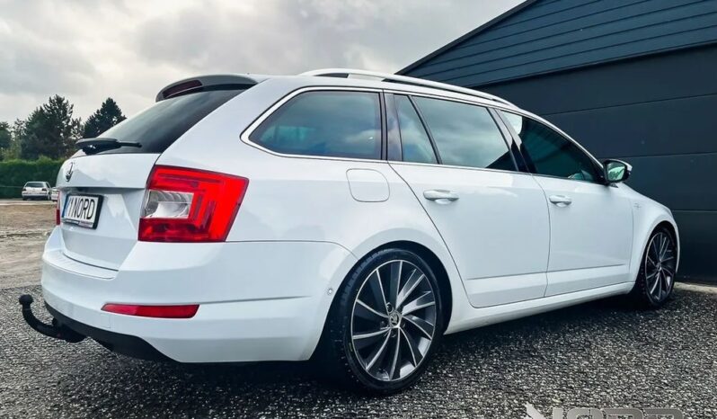 SKODA Octavia  | 4×4 (stały) | Automatyczna | 180 KM | Biały full