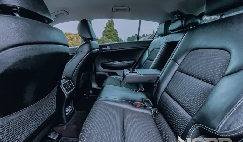 KIA Sportage  | FWD (przód) | Manualna | 115 KM | Srebrny full