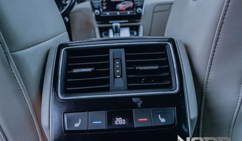 SKODA Superb  | 4×4 (stały) | Automatyczna | 280 KM | Czarny full