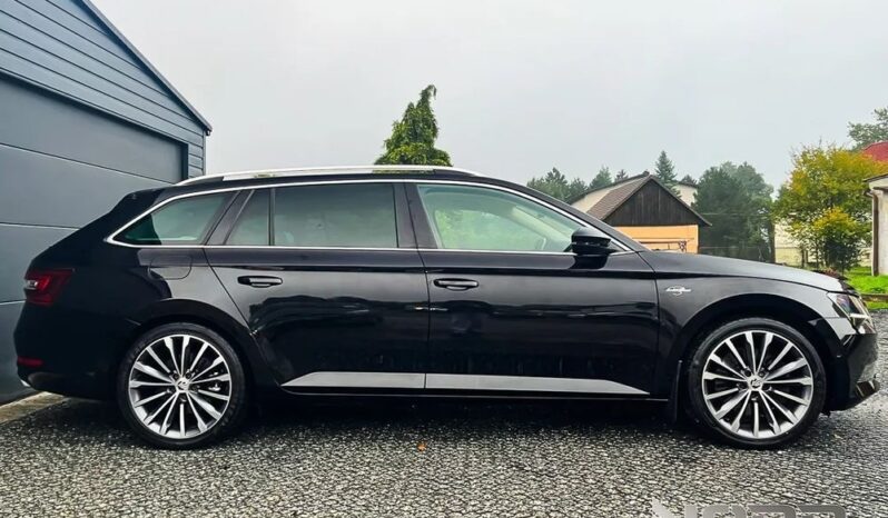 SKODA Superb  | 4×4 (stały) | Automatyczna | 280 KM | Czarny full