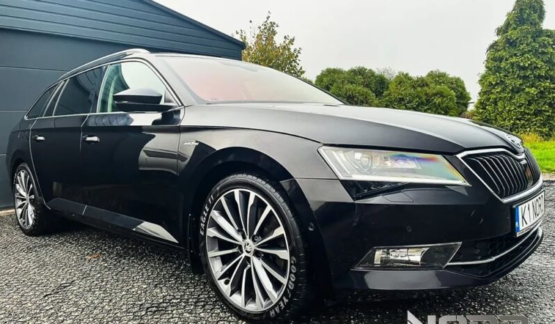 SKODA Superb  | 4×4 (stały) | Automatyczna | 280 KM | Czarny full