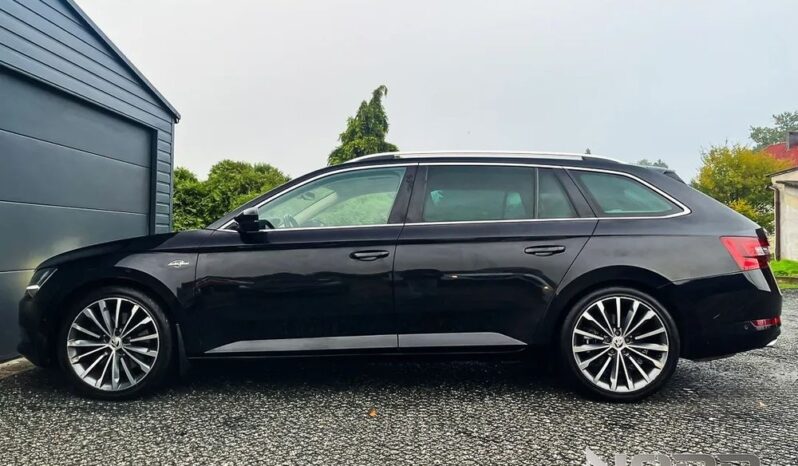 SKODA Superb  | 4×4 (stały) | Automatyczna | 280 KM | Czarny full