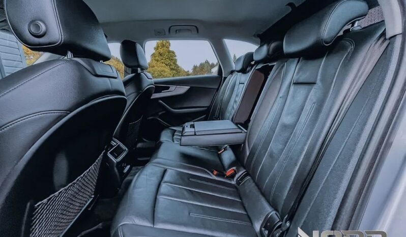 AUDI A4  | FWD (przód) | Manualna | 150 KM | Srebrny full