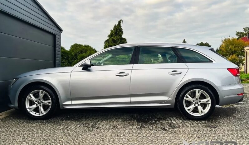 AUDI A4  | FWD (przód) | Manualna | 150 KM | Srebrny full