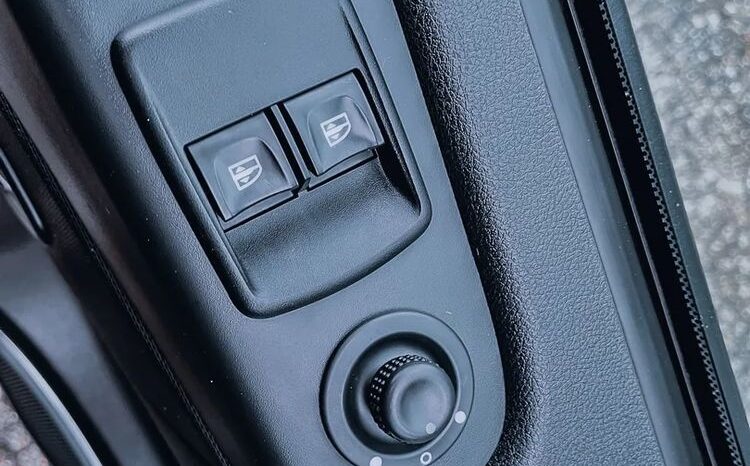 OPEL Vivaro | FWD (przód) | Manualna | 145 KM | Szary full