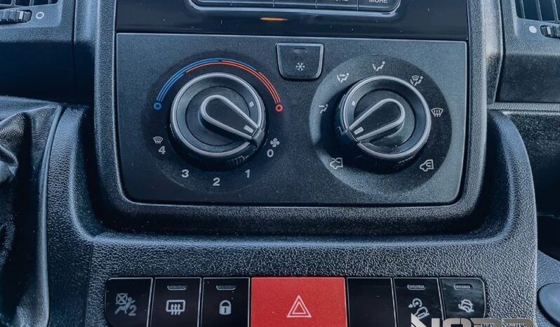 PEUGEOT Boxer  | FWD (przód) | Manualna | 165 KM | Czarny full