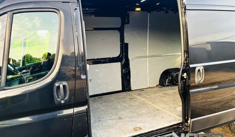 PEUGEOT Boxer  | FWD (przód) | Manualna | 165 KM | Czarny full