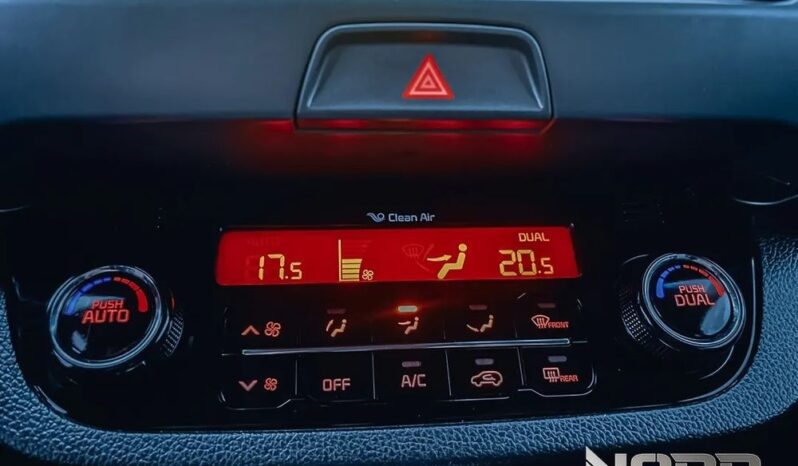 KIA Sportage  | FWD (przód) | Manualna | 135 KM | Pomarańczowy full