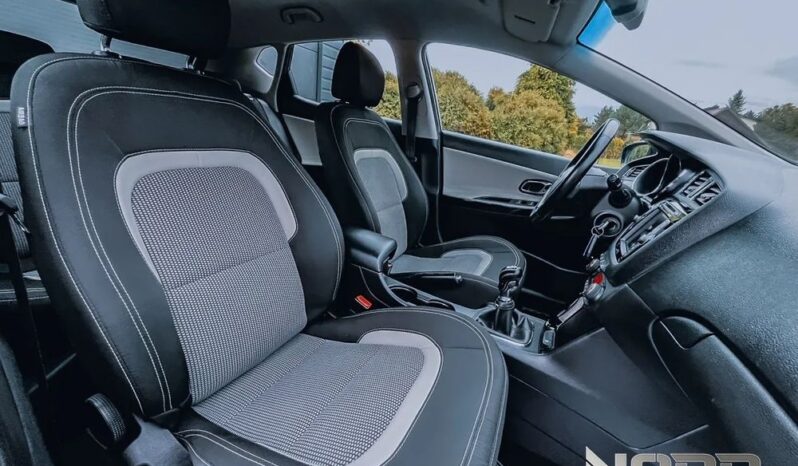 KIA Ceed  | FWD (przód) | Manualna | 110 KM | Czarny full