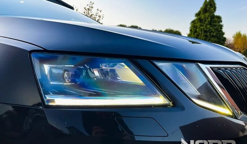 SKODA Octavia  | 4×4 (stały) | Automatyczna | 150 KM | Czarny full