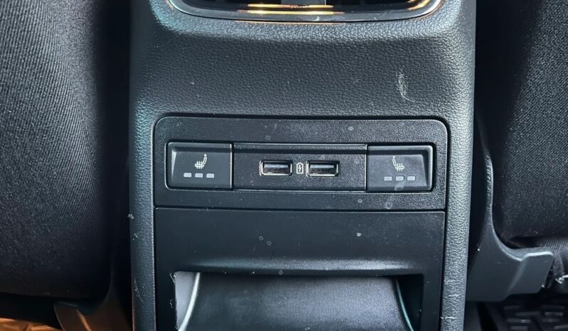 SKODA Octavia  | 4×4 (stały) | Automatyczna | 150 KM | Czarny full