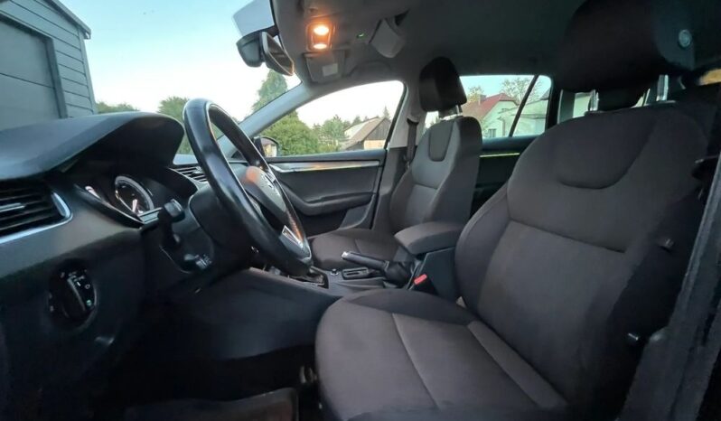 SKODA Octavia  | 4×4 (stały) | Automatyczna | 150 KM | Czarny full