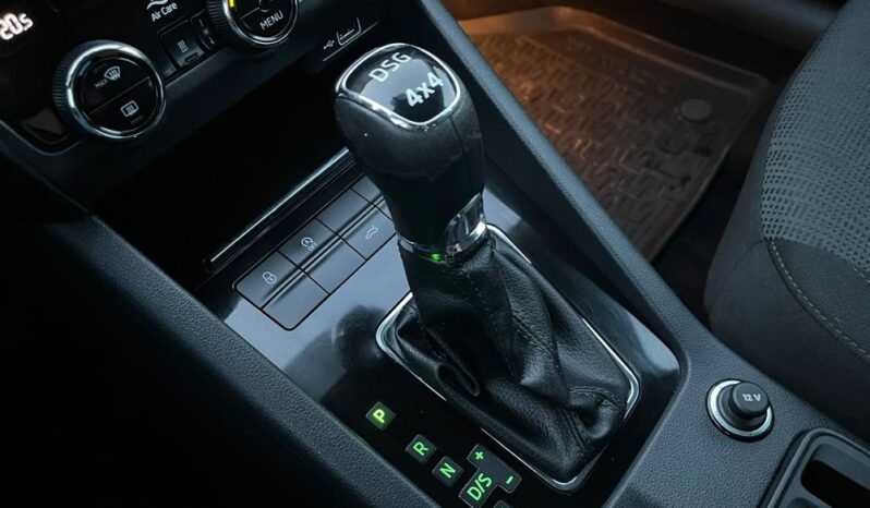 SKODA Octavia  | 4×4 (stały) | Automatyczna | 150 KM | Czarny full