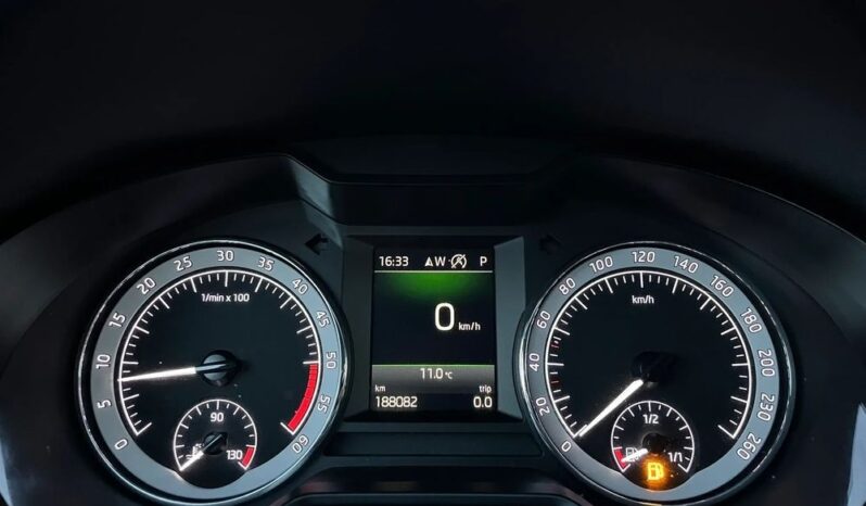 SKODA Octavia  | 4×4 (stały) | Automatyczna | 150 KM | Czarny full