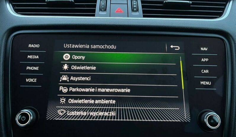 SKODA Octavia  | 4×4 (stały) | Automatyczna | 150 KM | Czarny full
