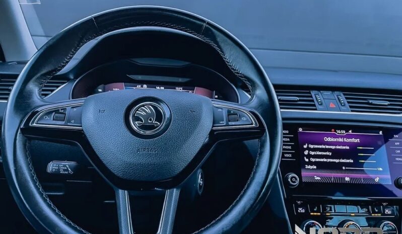 SKODA Octavia  | 4×4 (stały) | Automatyczna | 184 KM | Biały full