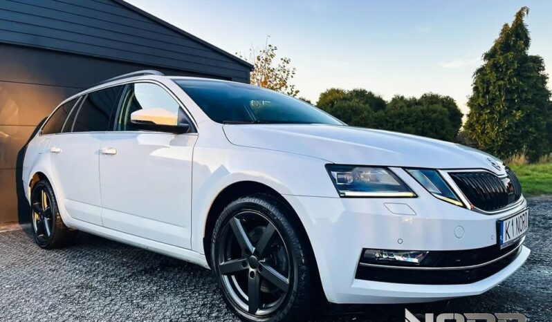 SKODA Octavia  | 4×4 (stały) | Automatyczna | 184 KM | Biały full