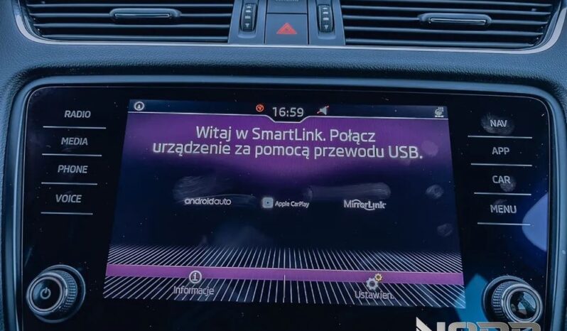 SKODA Octavia  | 4×4 (stały) | Automatyczna | 184 KM | Biały full