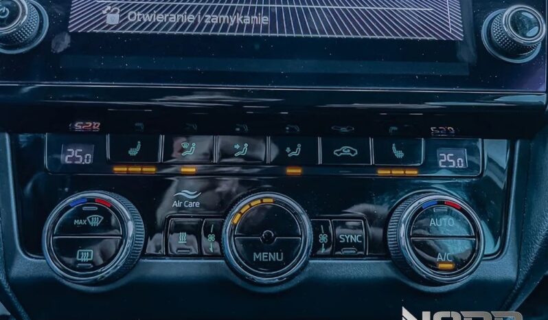 SKODA Octavia  | 4×4 (stały) | Automatyczna | 184 KM | Biały full