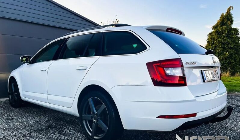 SKODA Octavia  | 4×4 (stały) | Automatyczna | 184 KM | Biały full