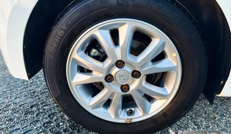 HYUNDAI i20  | FWD (przód) | Manualna | 100 KM | Biały full