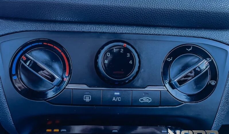 HYUNDAI i20  | FWD (przód) | Manualna | 100 KM | Biały full