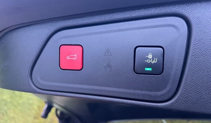 PEUGEOT 3008  | FWD (przód) | Manualna | 130 KM | Niebieski full