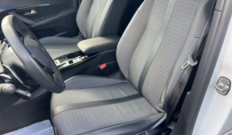 PEUGEOT 2008  | FWD (przód) | Automatyczna | 130 KM | Biały full