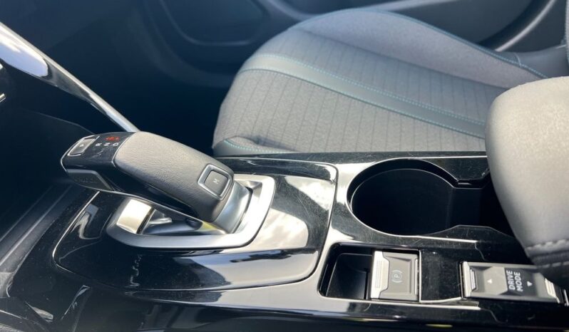 PEUGEOT 2008  | FWD (przód) | Automatyczna | 130 KM | Biały full