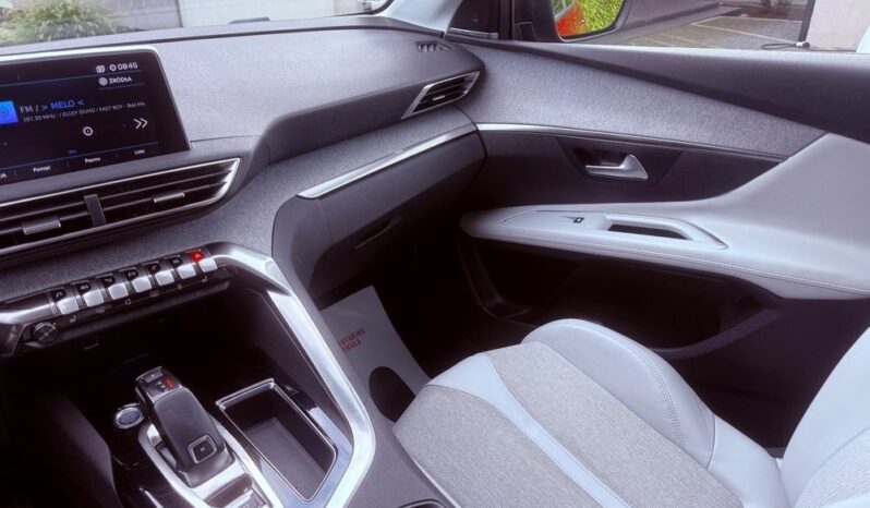 PEUGEOT 3008  | FWD (przód) | Automatyczna | 131 KM | Bordowy full