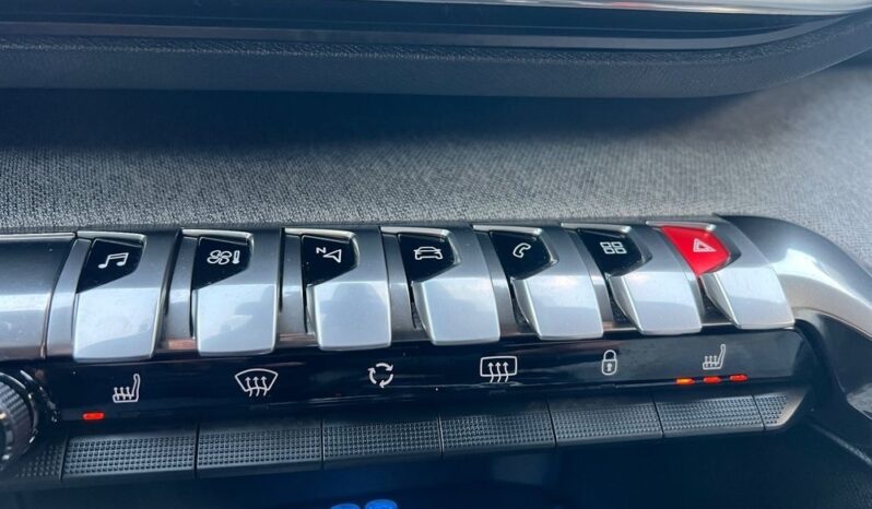 PEUGEOT 3008  | FWD (przód) | Automatyczna | 131 KM | Bordowy full