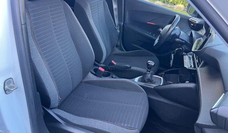 PEUGEOT 2008  | FWD (przód) | Manualna | 110 KM | Biały full