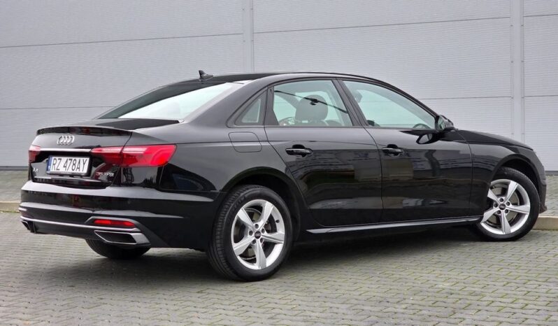 AUDI A4  | FWD (przód) | Automatyczna | 150 KM | Czarny full